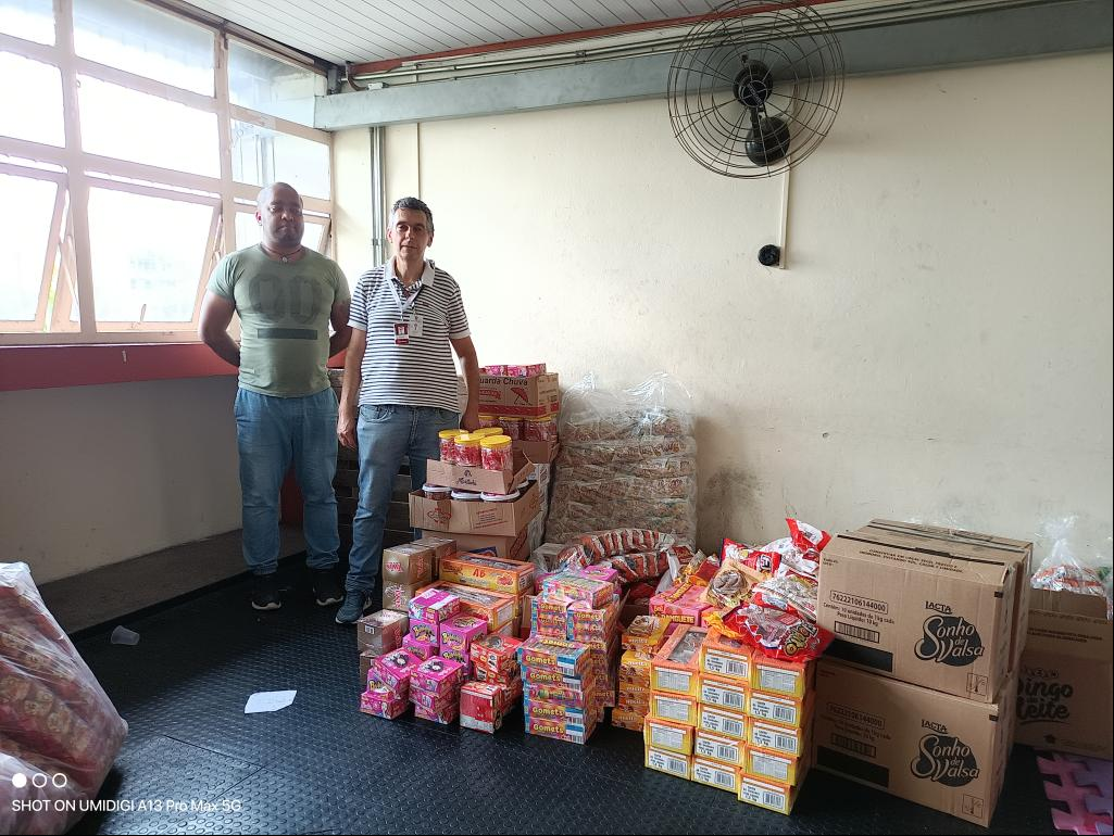 Doações dos bancários do Bradesco para a campanha Faça Uma Criança Feliz

