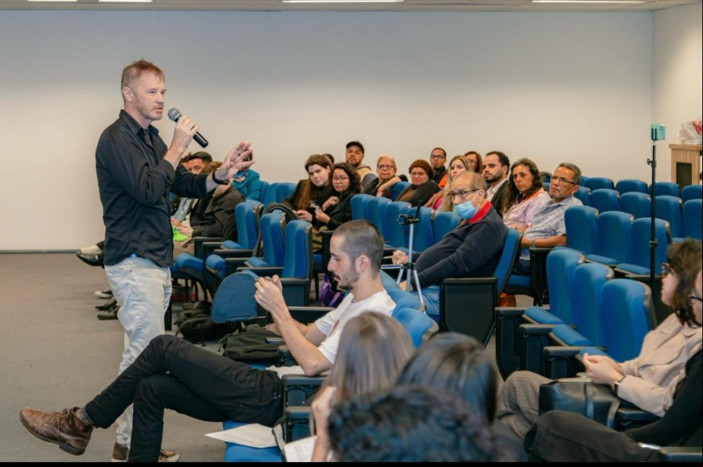 Evento sobre dificuldade de sindicalização de jovens trabalhadores.
