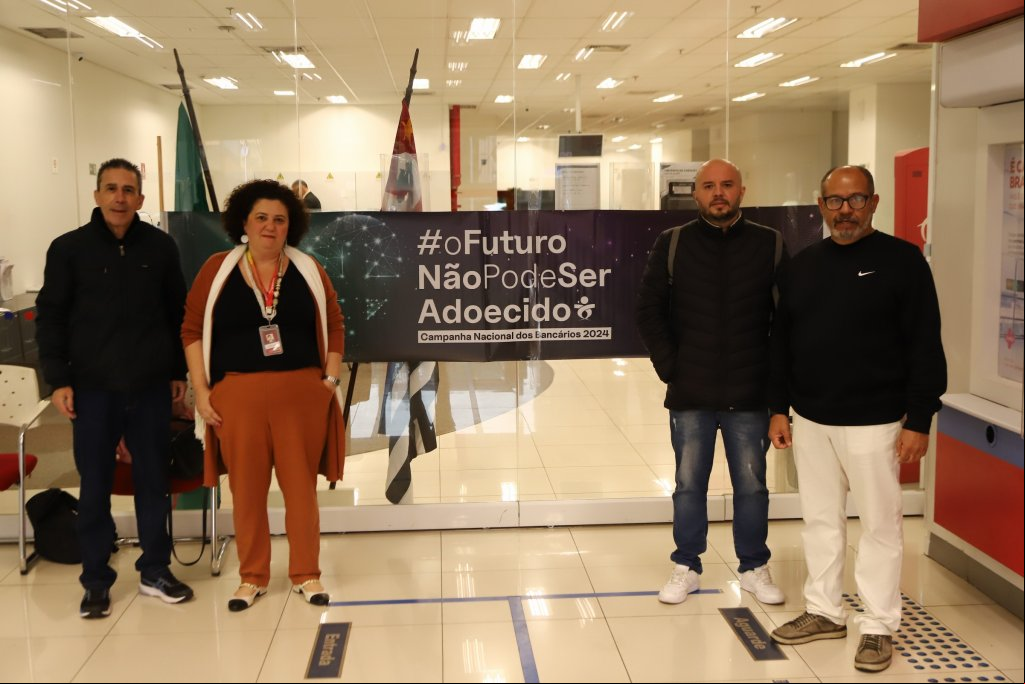 Trabalhadores de bancos de todo o país novamente protestaram para cobrar da Fenaban proposta decente
