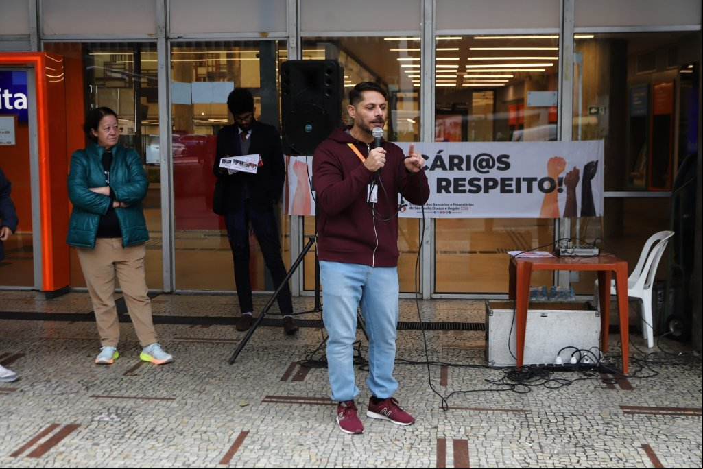 Trabalhadores de bancos de todo o país novamente protestaram para cobrar da Fenaban proposta decente
