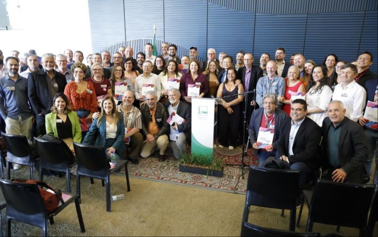 Foto: Seeb-SP Lançamento de publicações da Fenae na Câmara dos Deputados