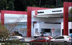 Imagem mostra entrada principal da Cidade de Deus, matriz do Bradesco, localizada em Osasco