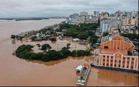 Imagem aérea de Porto Alegre tomado pelas inundações