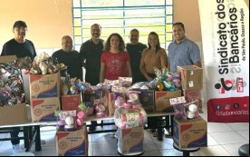 Entrega de doações da Bancário Solidário