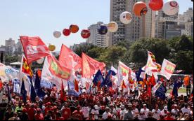 No ato do 1º de Maio, trabalhadores gritam por “fora Bolsonaro”