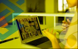 Arte com filtro amarelo composta por uma pessoa em frente a um notebook, em uma reunião virtual. A arte tem um filtro amarela e é integrada ao logo do Banco do Brasil