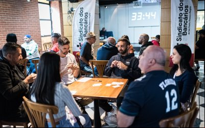 Participantes concentrados no 22º Torneio de Truco em trio dos bancários