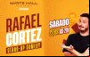 Arte mostra comediante Rafael Cortez vestindo camiseta preta e mãos estendidas anunciando a peça em cartaz
